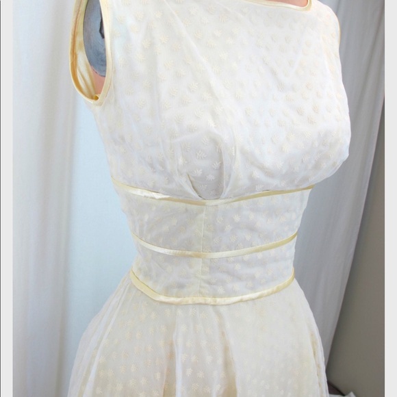 Vintage day dress - Picture 3 of 9